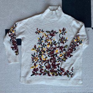 Embroidery ivory over sized turtle neck sweater